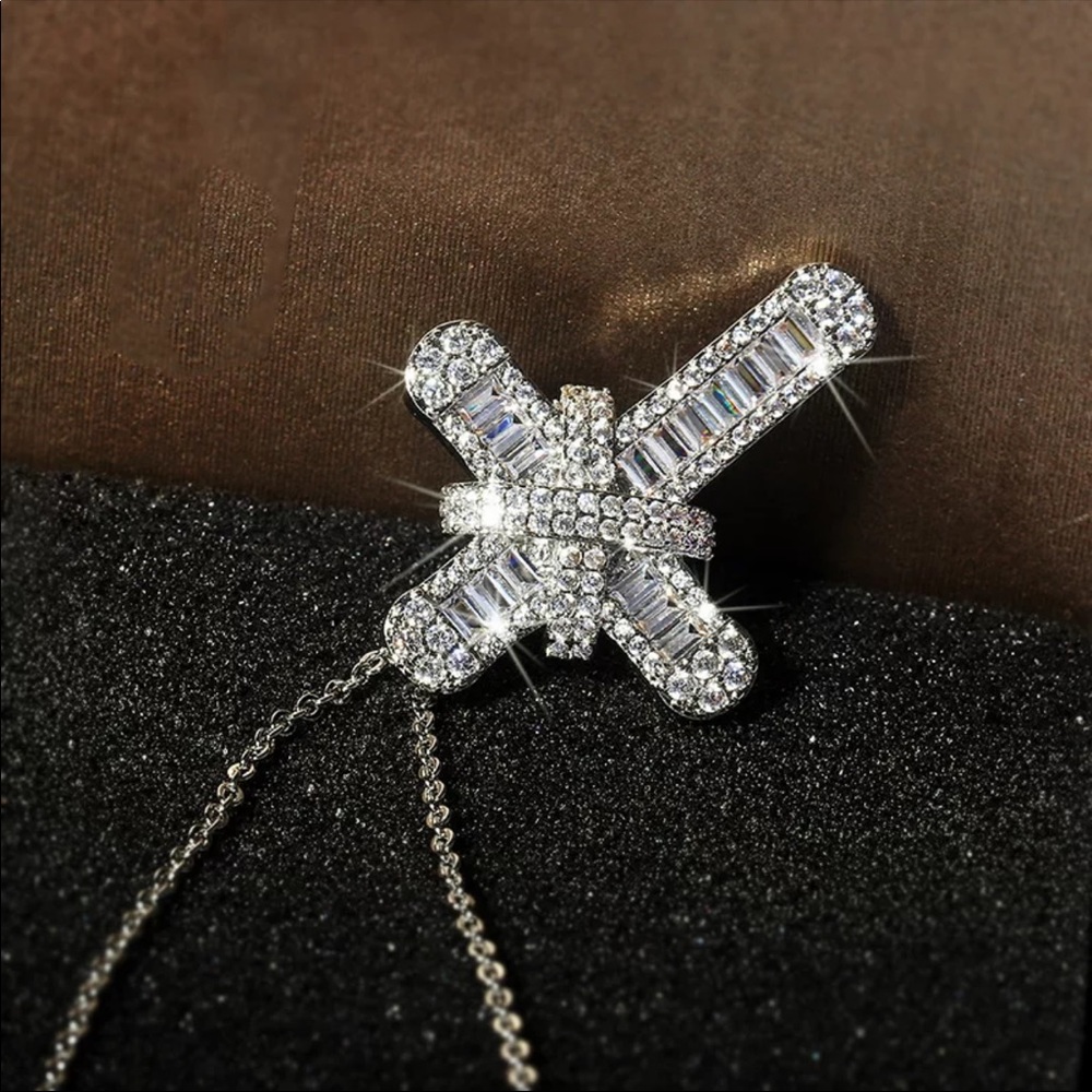 New Women Men Cross Diamond Necklace - Picture 3 of 7